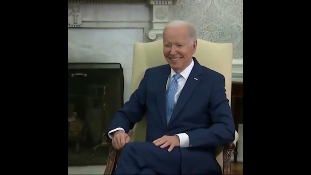 Joe Biden IGNORES Reporters’ Questions In ABSURD Clip